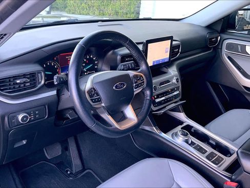 Used 2021 Ford Explorer XLT w/ Equipment Group 202A image 39