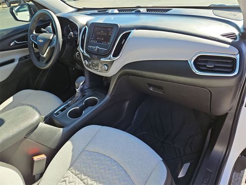 Used 2024 Chevrolet Equinox LS w/ LS Convenience Package image 34