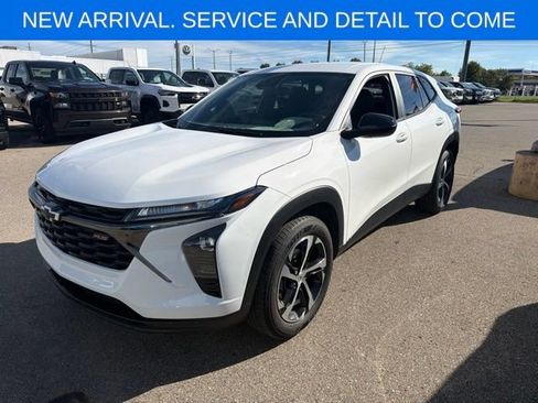 Certified 2024 Chevrolet Trax RS w/ Driver Confidence Package FWD image 1