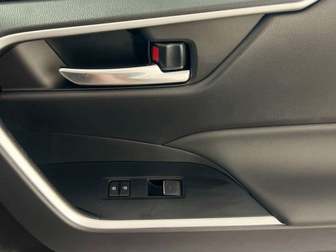 Used 2025 Toyota RAV4 XLE Premium image 32