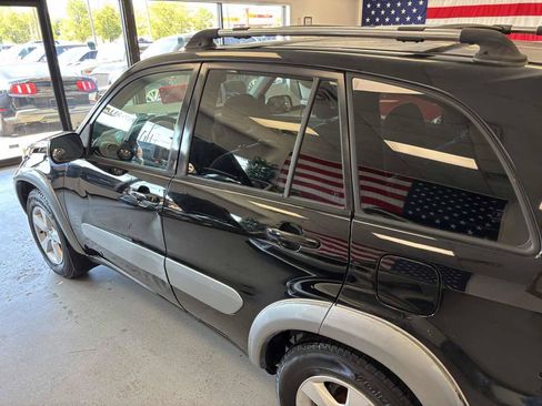 Used 2005 Toyota RAV4 2WD image 19