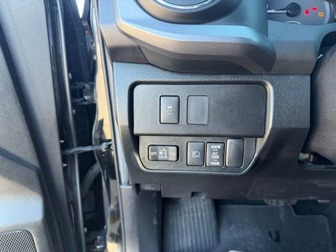 Used 2021 Toyota Tacoma TRD Off-Road image 17