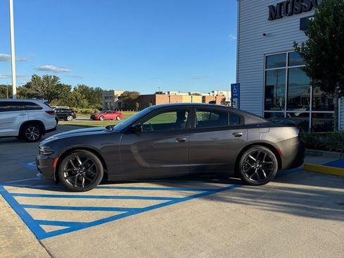 Used 2023 Dodge Charger SXT w/ Blacktop Package image 3