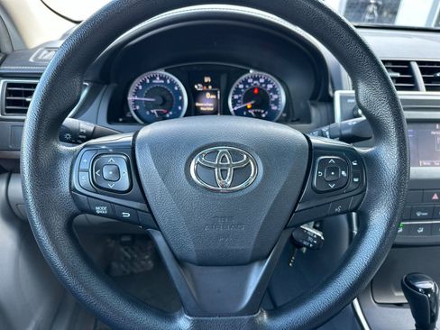 Used 2016 Toyota Camry LE image 20