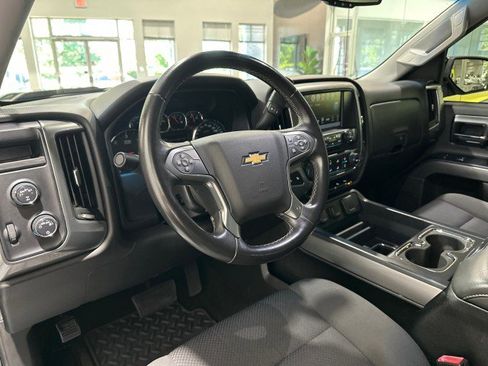 Used 2017 Chevrolet Silverado 1500 LT w/ LT Fleet Plus Package AWD/4WD image 3