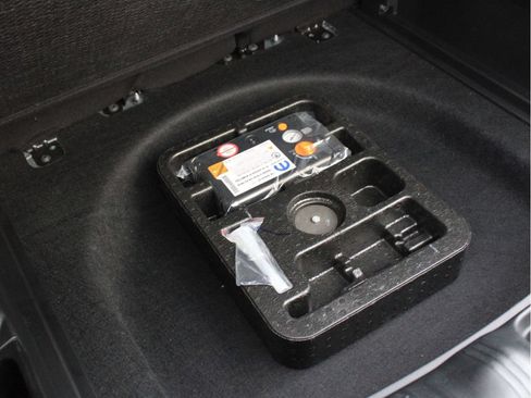 Used 2023 Jeep Compass Latitude AWD/4WD image 35