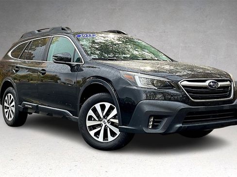 Used 2022 Subaru Outback Premium image 3