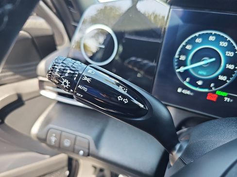 Certified 2025 Hyundai Elantra SEL image 19