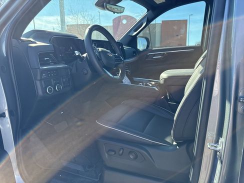 Used 2025 Chevrolet Tahoe Premier image 12