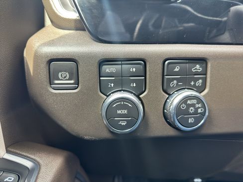 Used 2023 GMC Sierra 1500 SLT w/ SLT Convenience Package image 21