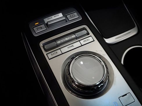 Used 2024 Genesis Electrified GV70 Advanced image 27