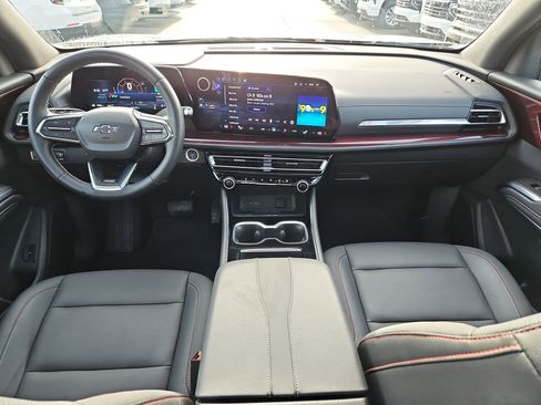 Used 2025 Chevrolet Traverse Z71 w/ Driver Confidence Package image 29