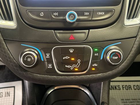 Used 2018 Chevrolet Malibu LT w/ Driver Confidence Package FWD image 29