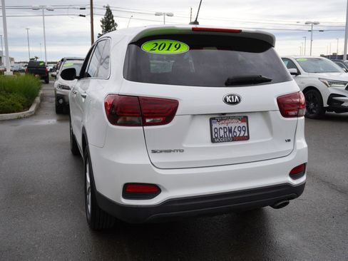 Used 2019 Kia Sorento LX image 8