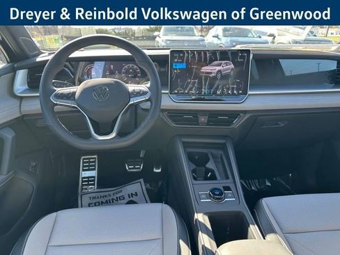 New 2026 Volkswagen Tiguan SE R-Line image 12