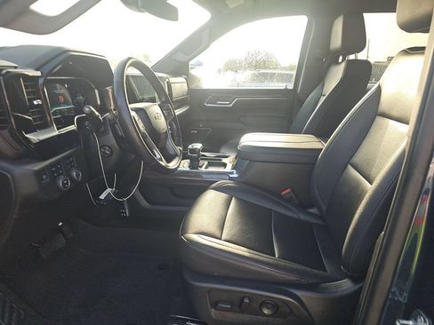 Used 2023 Chevrolet Silverado 1500 LTZ AWD/4WD image 3