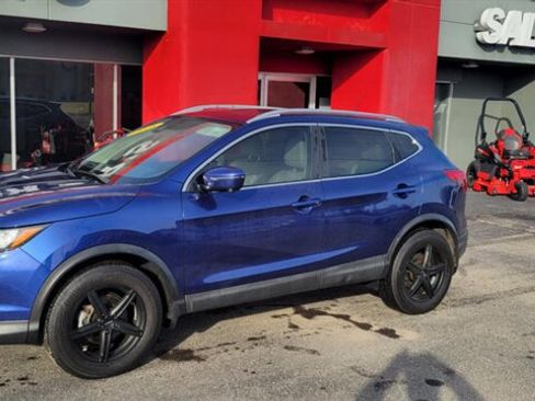Used 2018 Nissan Rogue Sport SL w/ SL Premium Package image 1