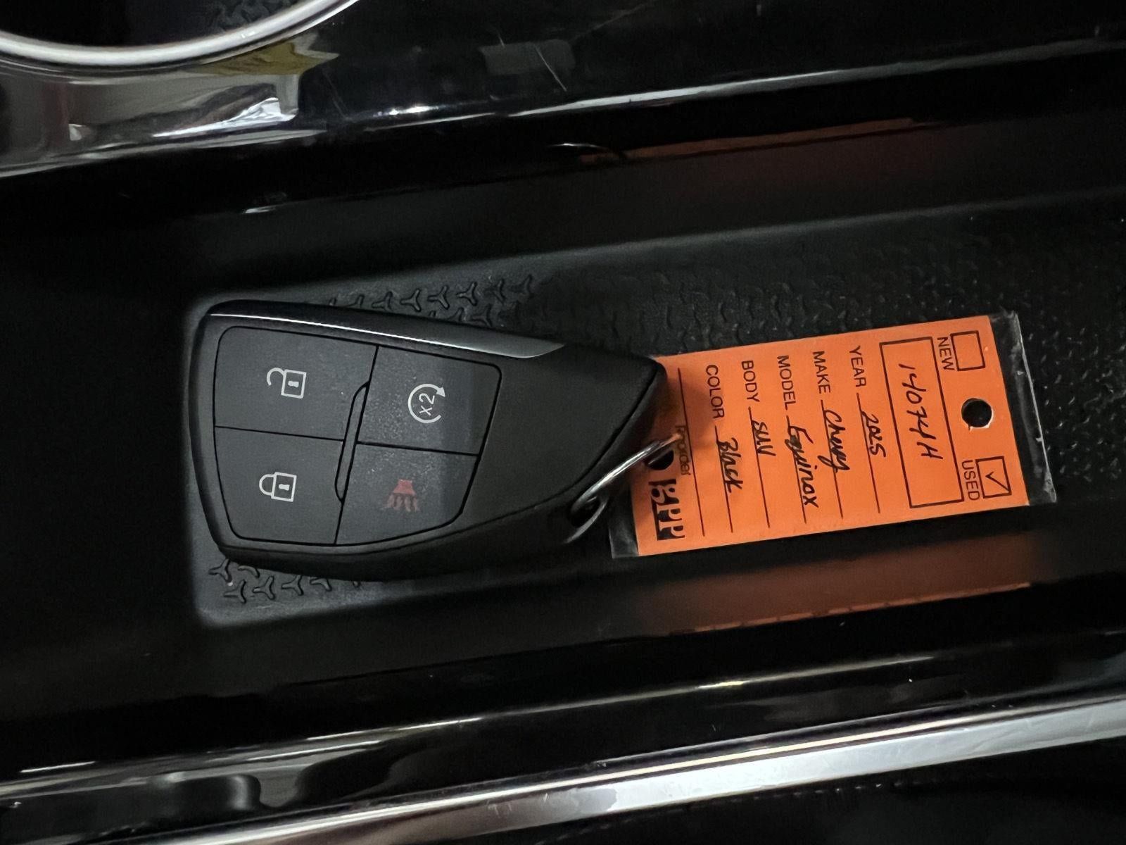 Used 2025 Chevrolet Equinox LT AWD/4WD image 30