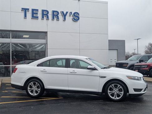 Used 2018 Ford Taurus SEL image 2