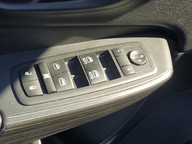 Used 2017 Jeep Cherokee Limited AWD/4WD image 16