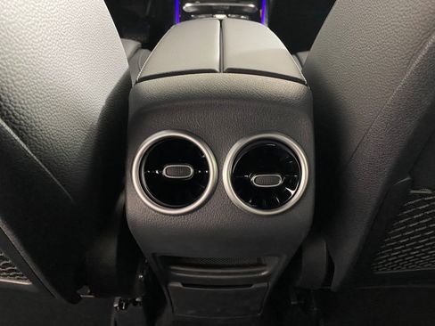 New 2025 Mercedes-Benz GLB 250 4MATIC image 27