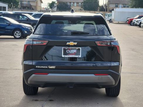 Used 2025 Chevrolet Equinox LT FWD image 13