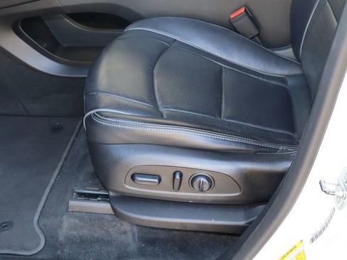 Used 2019 Buick Enclave Avenir w/ Avenir Technology Package FWD image 16
