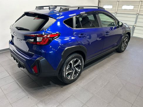 Used 2024 Subaru Crosstrek 2.0i Premium w/ Crosstrek Mirror Package AWD/4WD image 3