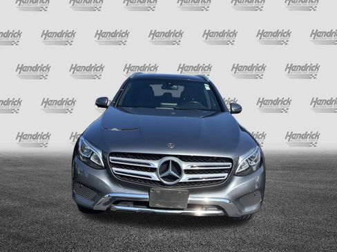 Used 2018 Mercedes-Benz GLC 300 4MATIC image 3