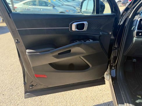 Used 2021 Kia Sorento S image 13