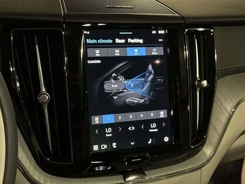 New 2025 Volvo XC60 B5 Ultra w/ Protection Package Premier image 12