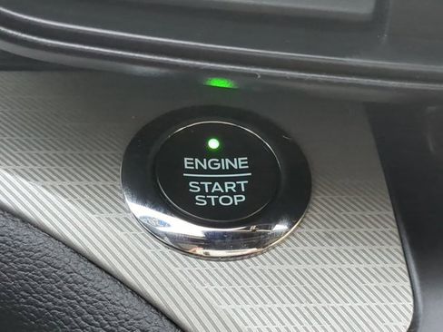 Used 2020 Ford Explorer XLT image 26