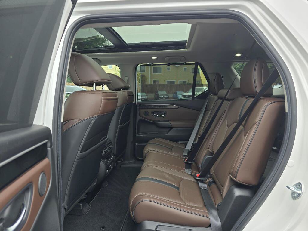 Certified 2024 Honda Pilot Elite image 4