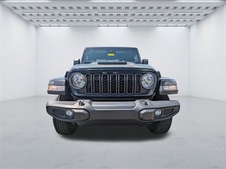 New 2025 Jeep Gladiator Sport video 2