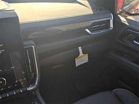 New 2026 GMC Yukon XL Elevation image 17