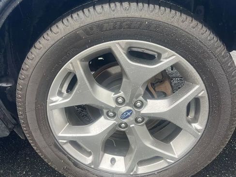 Used 2017 Subaru Forester 2.5i Touring AWD/4WD image 18