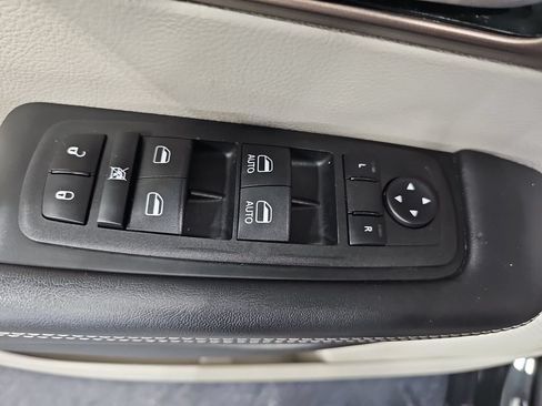 Used 2023 Chrysler Voyager LX FWD image 28