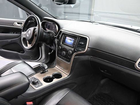 Used 2014 Jeep Grand Cherokee Limited image 25