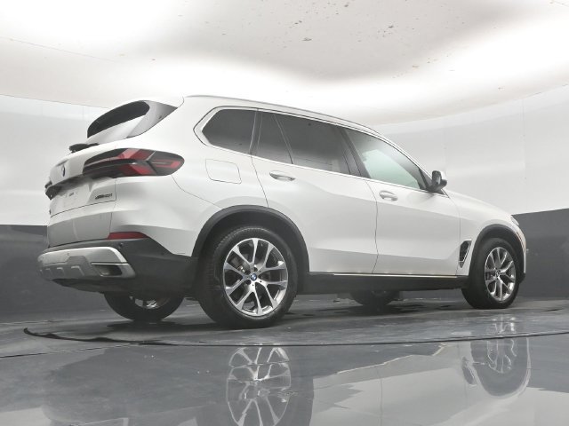 Used 2024 BMW X5 xDrive40i AWD/4WD image 51