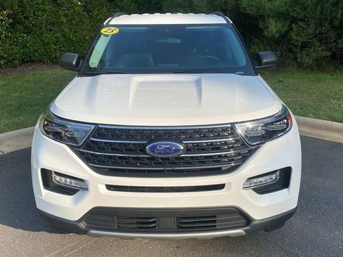 Used 2023 Ford Explorer XLT w/ Equipment Group 202A RWD image 2