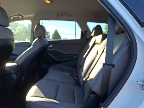Used 2018 Hyundai Santa Fe SE w/ SE Premium Package 02 AWD/4WD image 10