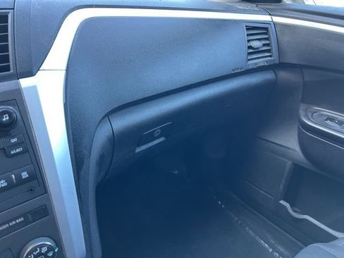 Used 2011 Chevrolet Traverse LT w/ Personal Connectivity Package image 4