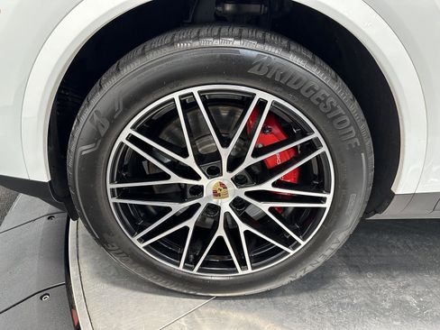 Certified 2024 Porsche Cayenne S image 14
