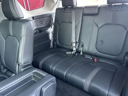 Used 2025 Honda Pilot Touring image 18