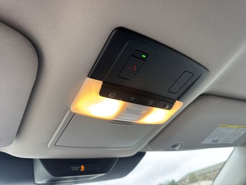 Used 2024 Nissan Pathfinder SL image 31