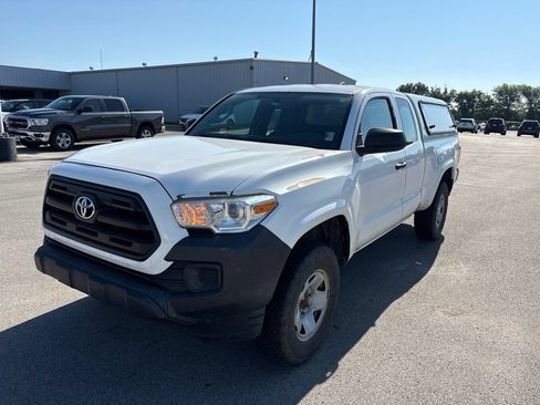 Used 2016 Toyota Tacoma SR RWD image 10