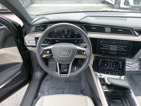 Used 2024 Audi Q8 e-tron Premium Plus w/ Premium Plus Package AWD/4WD image 16