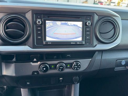 Used 2016 Toyota Tacoma SR5 w/ Towing Package image 19