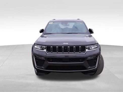 New 2026 Jeep Grand Cherokee Limited w/ Luxury Tech Group II AWD/4WD image 8
