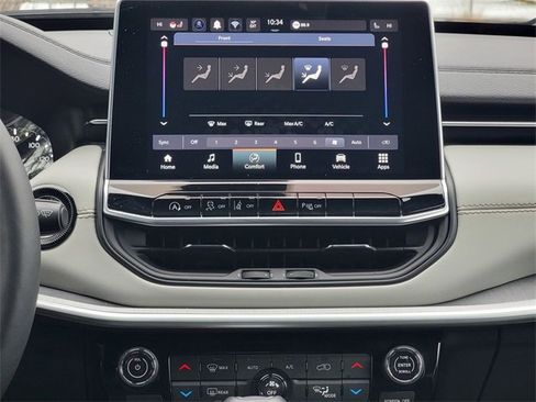 Certified 2024 Jeep Compass Limited image 27